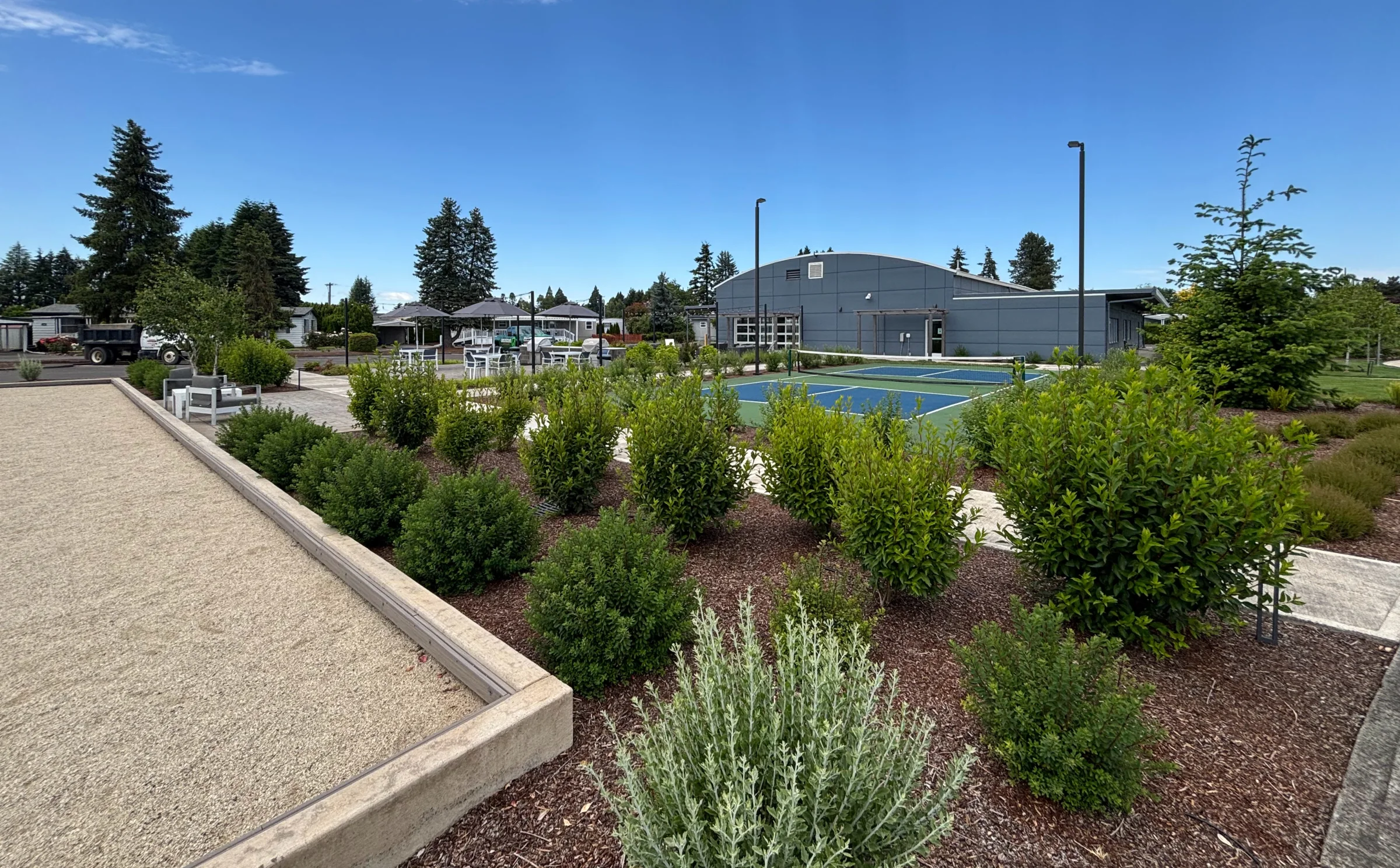 Commercial property lawn and landscape maintenance in Oregon